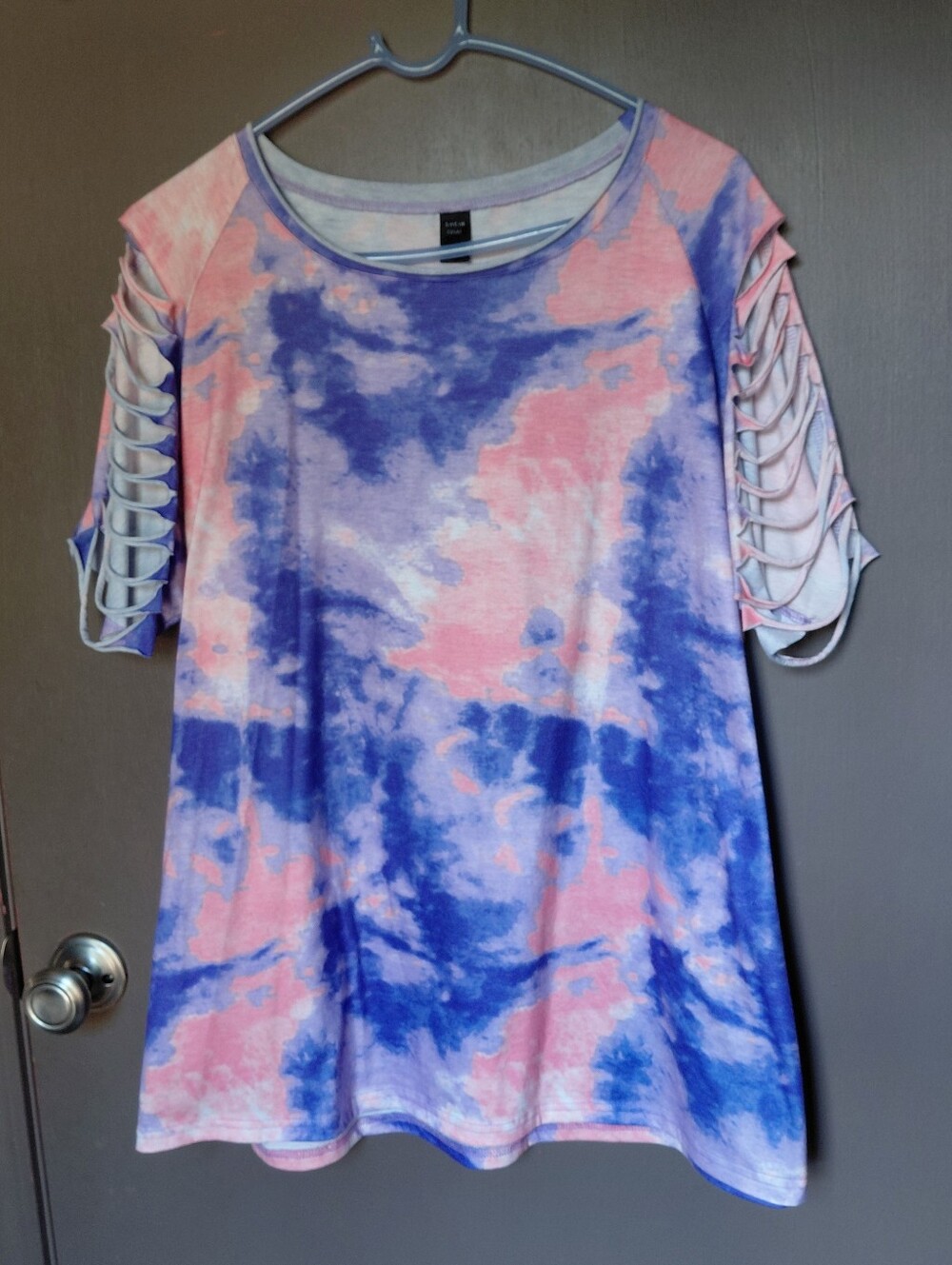 Pink & Purple Tie-Dye Cutout Sleeve Top